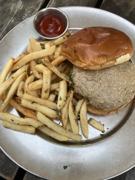 A 28 day dryaged bone marrow burger I’ll admit the layer of bone