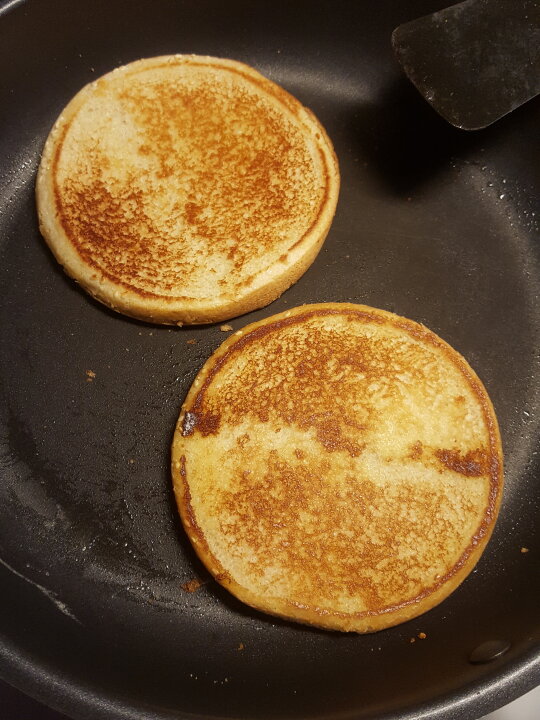 Wow, perfectly toasted hamburger buns Food & Drink