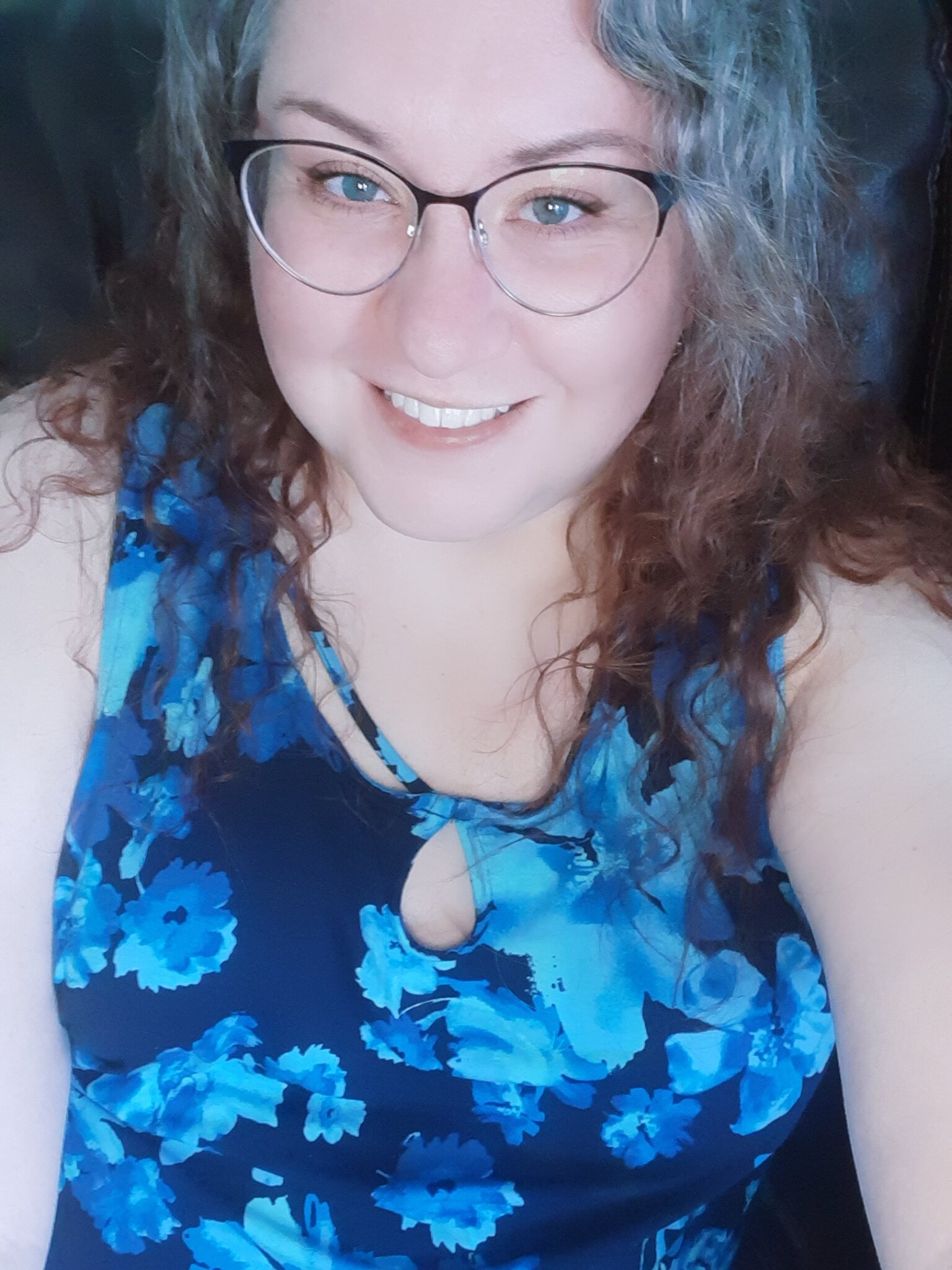 The magic dress 👗 It's really nothing special, just a casual blue ...