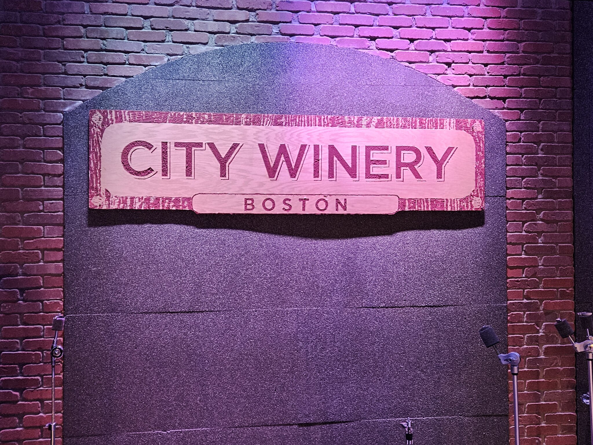 tonight-s-office-city-winery-boston-hello-boston-peeps-bowie-music