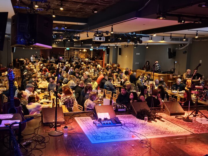 Tonight's office City Winery Boston! Hello Boston peeps! Bowie music